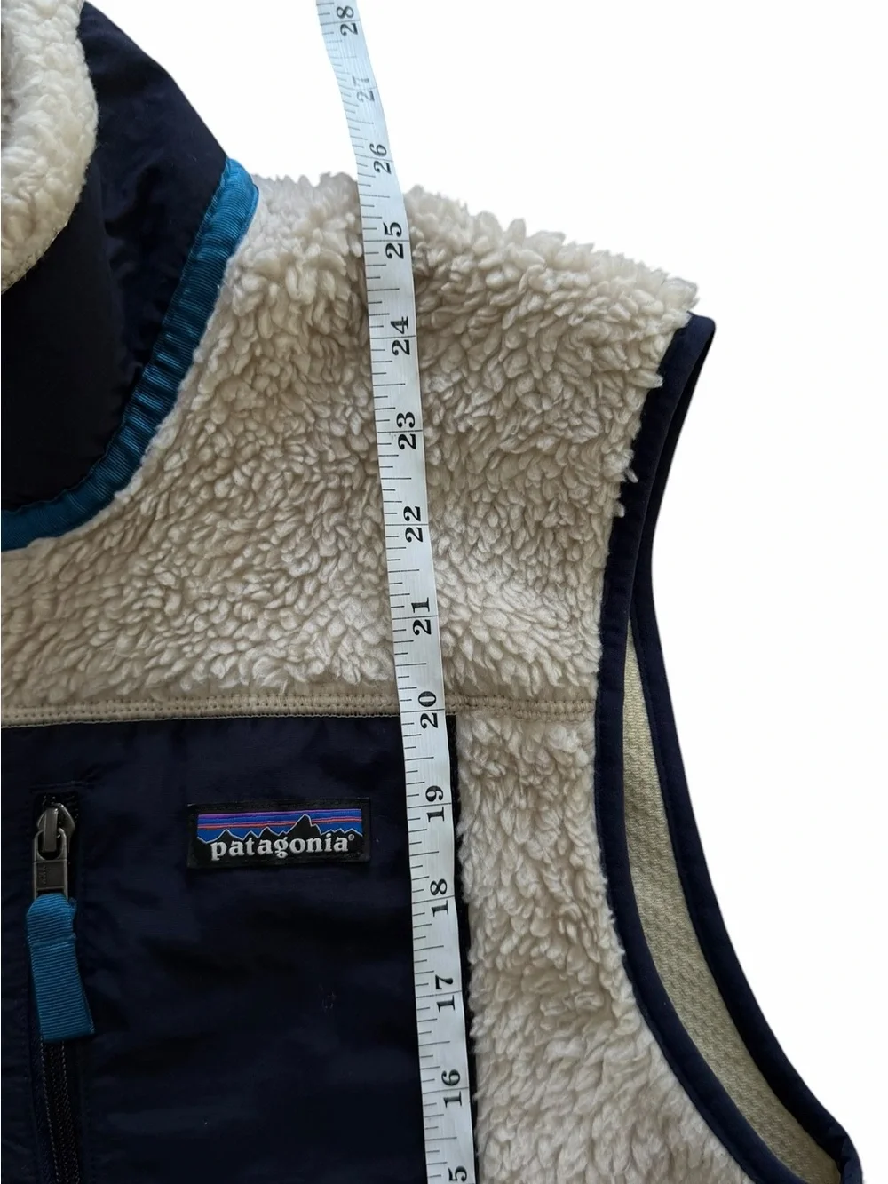 Men’s Patagonia Cream Sherpa Vest with Navy Chest Pocket Size Medium